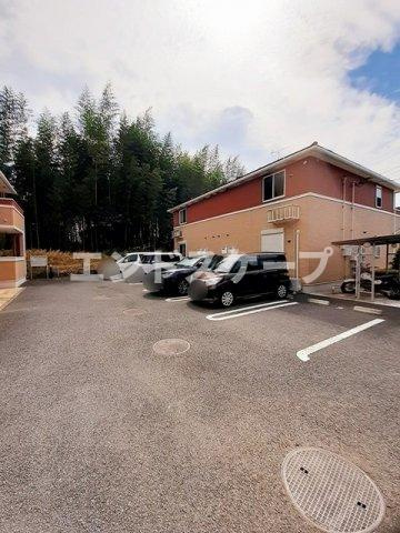 アイリー　Ｂの駐車場|高崎、前橋のお部屋探しはエンドスケープまで！お客様の理想お聞かせ下さい♪
