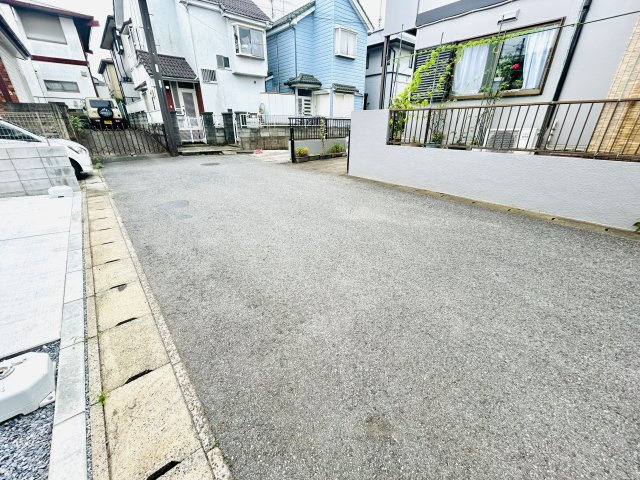 四街道市大日１６期の前面道路含む現地写真