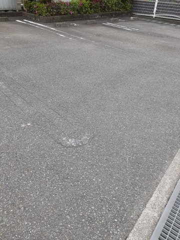 サンピアス　江川の駐車場|車をお持ちの方に嬉しい駐車場付きの物件です