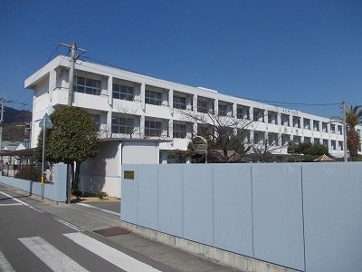 サンリット　コアＡの周辺|神宅小学校まで850m