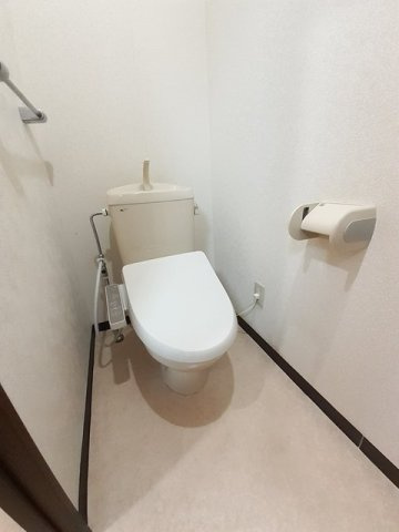 カーザ・モラエスのトイレ|ゆったりとした空間のトイレです