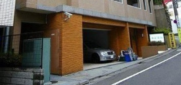 中野区中野３丁目の賃貸マンションのエントランス