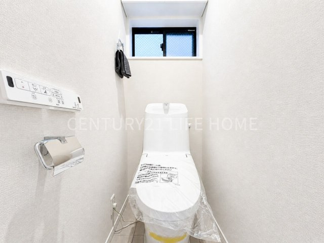 【トイレ】 | 南武線「川崎新町」中古戸建 | ゆったりとした空間のトイレです
