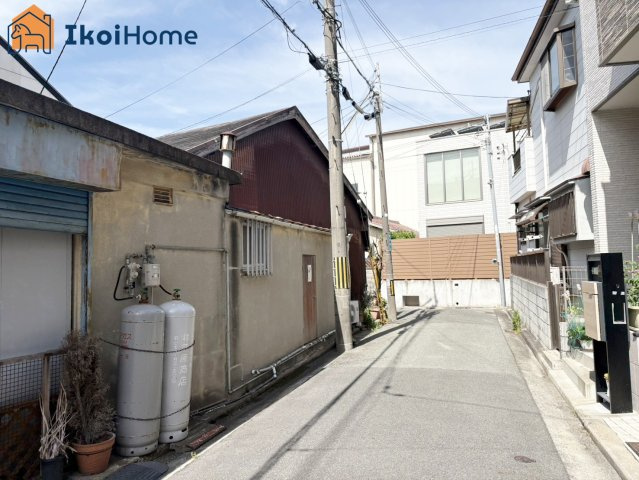 明石市鷹匠町　土地の前面道路含む現地写真|●年中無休：当日予約可●前面道路幅員は約3.5ｍです。交通量少なく安心の住環境です。
