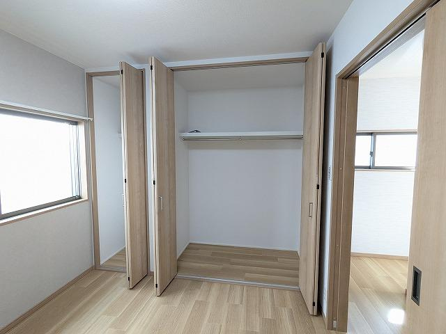 東山1丁目　中古一戸建ての収納|洋室のクローゼット
■物件内覧・資金計画相談・住宅ローン相談、リフォーム相談、お問合せ受付中■
※当日・翌日のご内覧、ご相談はお電話でのお問合せがスムーズです！