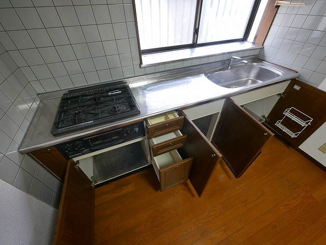 川上町一戸建のキッチン