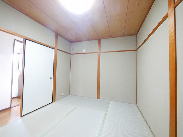 川上町一戸建の和室