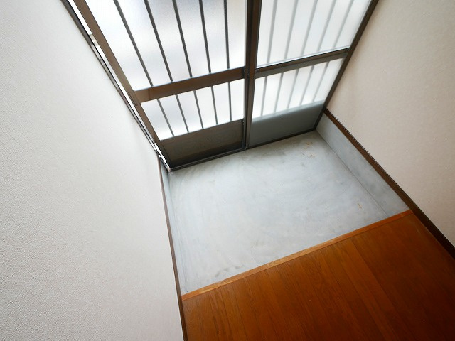 川上町一戸建の玄関