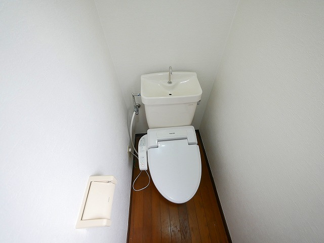 川上町一戸建のトイレ
