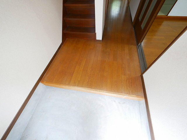川上町一戸建の玄関