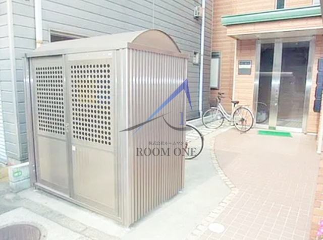 メゾンフルールのその他共用部分|敷地内ゴミ置き場です。