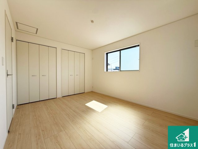 松原市立部　第5期　新築一戸建ての洋室|シンプルな洋室は、自分好みのインテリアが楽しめます♪ご家族とインテリアや家具を選びに行くのは物件購入時の醍醐味の一つです。ぜひお楽しみください♪