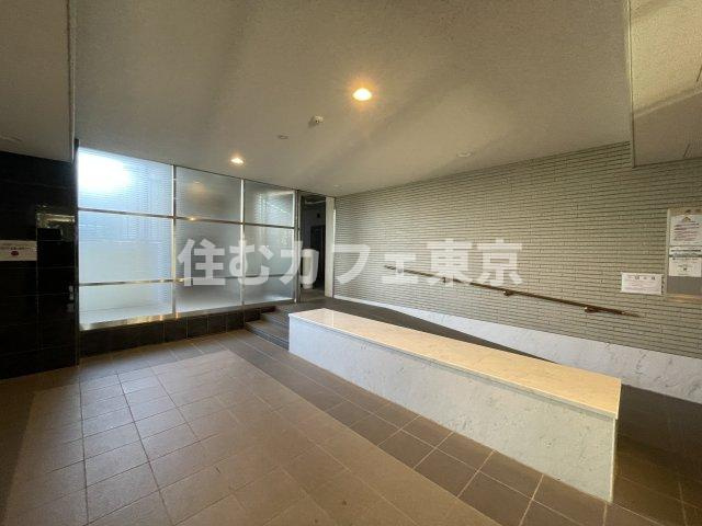 ラフィネS国分寺のロビー