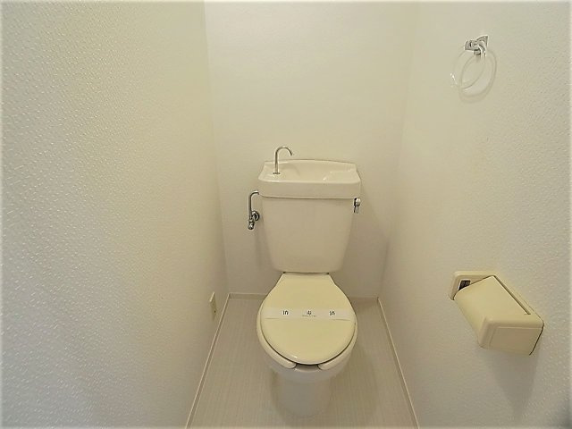 ブエナビスタ神戸ノースのトイレ|トイレには、ご自身でウォシュレット付けれます