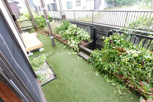 川越市石原町4DK+カースペース付き　中古戸建のバルコニー