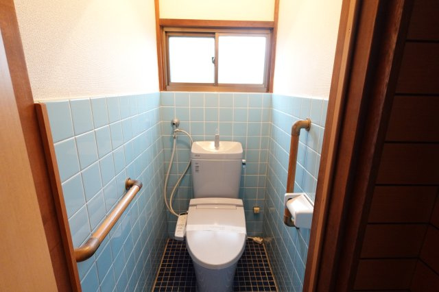 川越市石原町4DK+カースペース付き　中古戸建のトイレ
