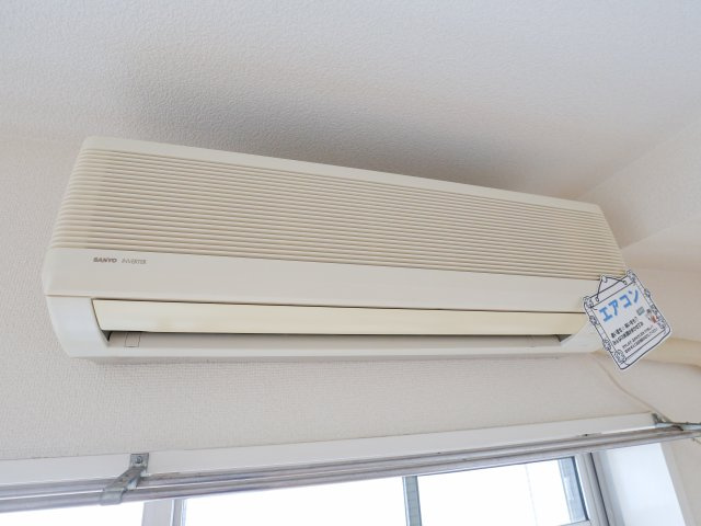 小山宮武マンションの設備|リビングエアコン