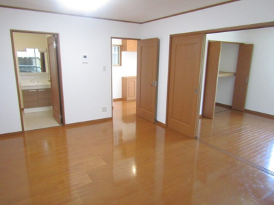 【居間・リビング】 | 【再生住宅】　甲府市国母2丁目 | こちらの居間で趣味の時間をお楽しみください