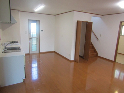 【居間・リビング】 | 【再生住宅】　甲府市国母2丁目 | こちらの居間で趣味の時間をお楽しみください