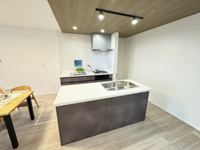 高尾通１丁目新築戸建のキッチン
