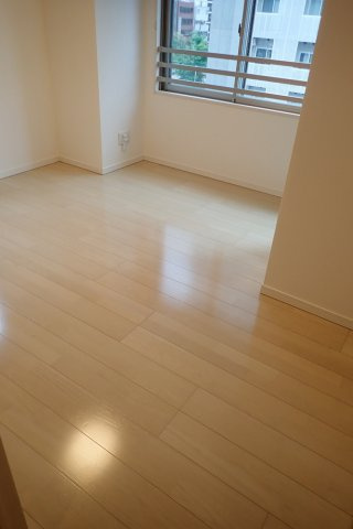 ル・シック湯島の洋室