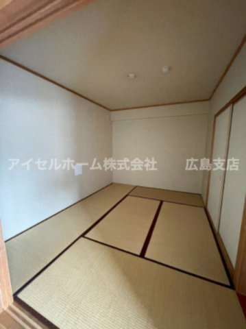 【和室】 | プレジデント皇神大広 | 柔らかい畳が心地よい和室。来客時や小さなお子様のスペースとして使えます。