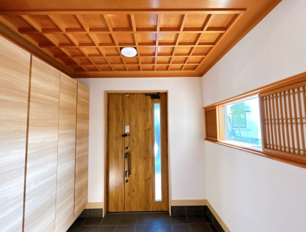【中古】郡山市片平町字新蟻塚　　　　小山田小学校、郡山第６中学校の玄関