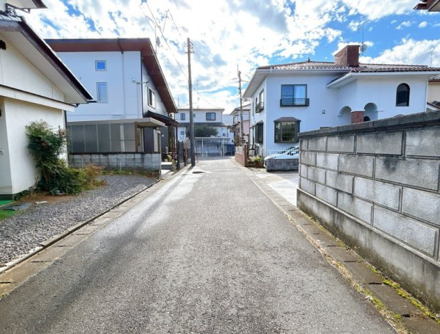 【中古】郡山市片平町字新蟻塚　　　　小山田小学校、郡山第６中学校の前面道路含む現地写真|東側前面道路