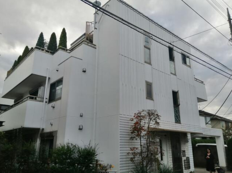 COM.Y.Sの外観