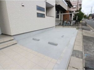 REGALEST庄内通の駐車場