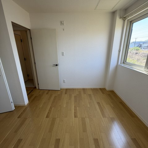 グランラヴィーヌ栄町の洋室|ゆったりした洋室です
