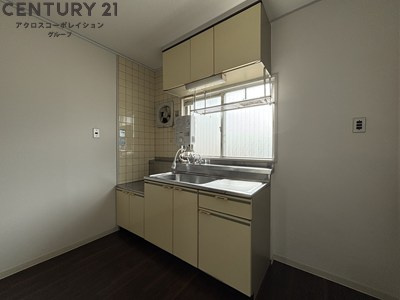 壁付けキッチンでスペースを有効活用できます！