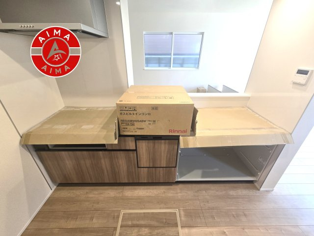 福岡市南区寺塚2丁目第1-3棟（1号棟）のキッチン|ご家族を近くに感じられる対面キッチンのLDK。会話もはずみそうですね。