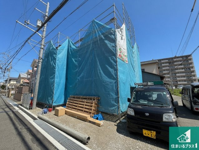 貝塚市堀　第1期　新築一戸建ての前面道路含む現地写真|周辺は落ち着いた街並みの住宅地！子育てがしやすい住環境です！まだ未完成ですが、現地でしかわからない事もございます。是非一度ご覧ください。