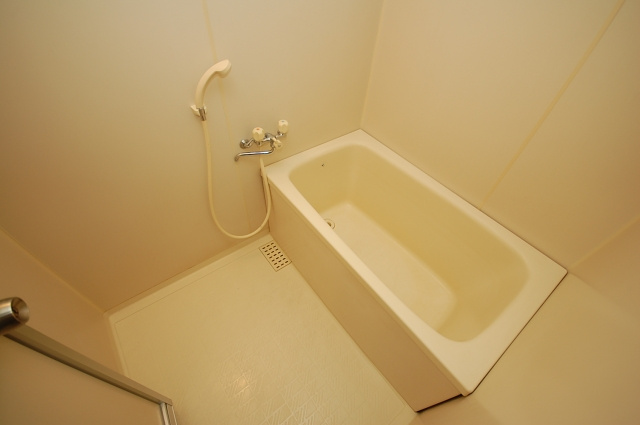 久留米市東合川３丁目の賃貸マンションの浴室