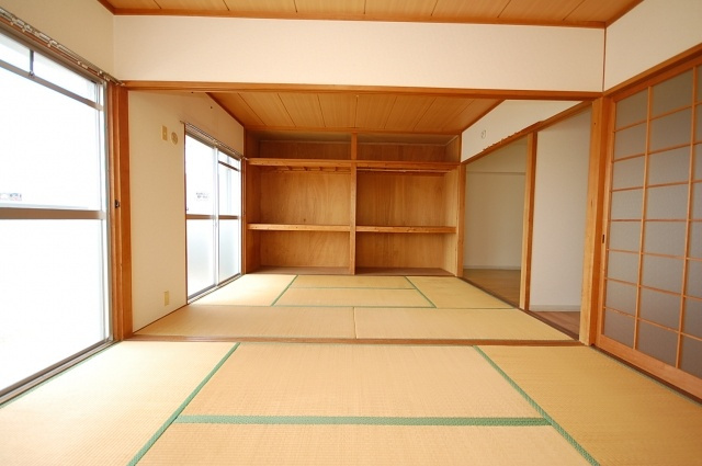 久留米市東合川３丁目の賃貸マンションの和室