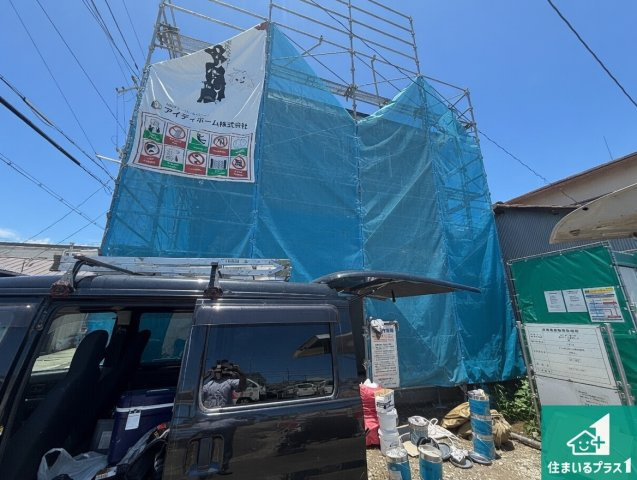 貝塚市堀　第1期　新築一戸建ての外観|周辺は落ち着いた街並みの住宅地！子育てがしやすい住環境です！まだ未完成ですが、現地でしかわからない事もございます。是非一度ご覧ください。