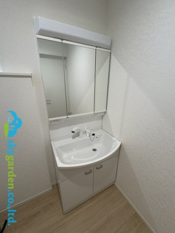 藤沢市城南第６（Ⅰ期）　新築戸建　全7棟２号棟の独立洗面台