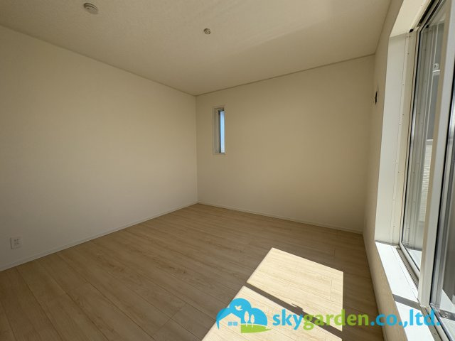 藤沢市城南第６（Ⅰ期）　新築戸建　全7棟２号棟の洋室|明るい洋室です