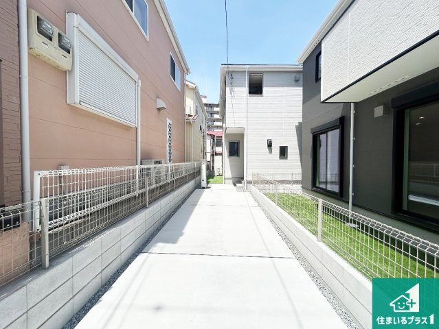 貝塚市堀　第1期　新築一戸建ての外観|周辺は落ち着いた街並みの住宅地！子育てがしやすい住環境です！まだ未完成ですが、現地でしかわからない事もございます。是非一度ご覧ください。