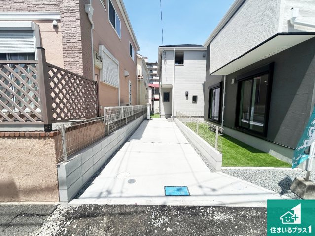 貝塚市堀　第1期　新築一戸建ての外観|周辺は落ち着いた街並みの住宅地！子育てがしやすい住環境です！まだ未完成ですが、現地でしかわからない事もございます。是非一度ご覧ください。