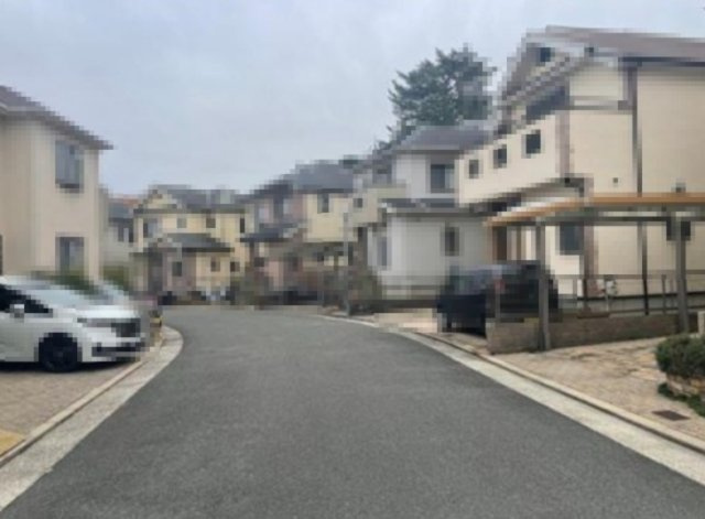 香里ケ丘３丁目　中古一戸建ての前面道路含む現地写真|■物件内覧・資金計画相談・住宅ローン相談、リフォーム相談、お問合せ受付中■
※当日・翌日のご内覧、ご相談はお電話でのお問合せがスムーズです！