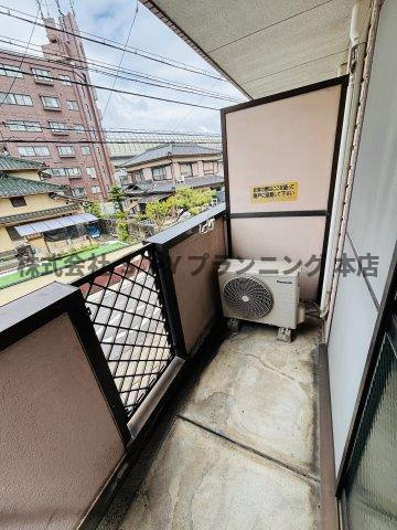 仲介手数料0円！9COAT牧の里のバルコニー