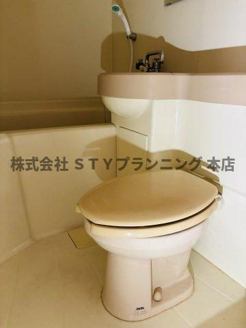 仲介手数料0円！9COAT牧の里のトイレ