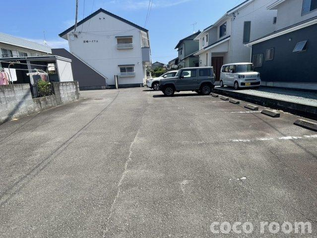 宮崎ハイツＡの駐車場