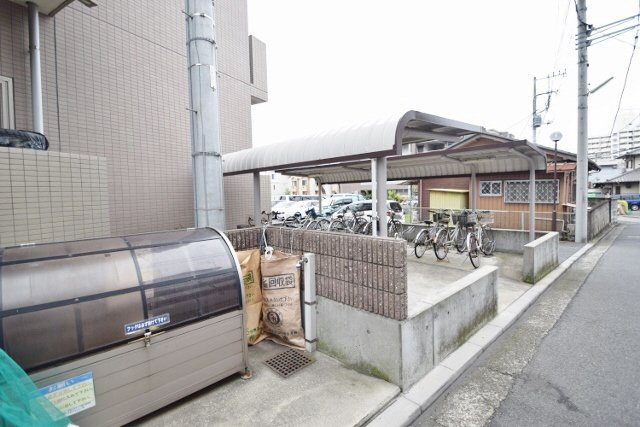 プルミエファヴールのその他共用部分|敷地内に駐輪場あります