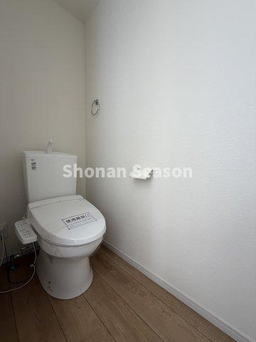 【現地画像あり】厚木市鳶尾1期　全2棟　1号棟のトイレ|温水洗浄便座搭載でオールシーズン快適にご使用可能☆
