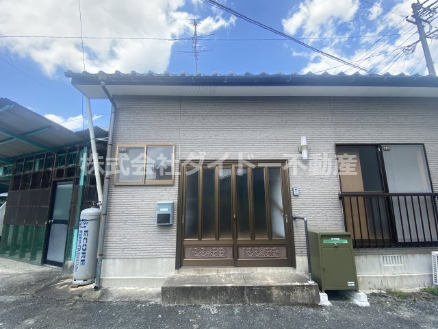 藤井庵貸家の玄関