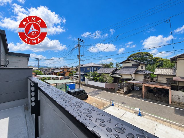 大野城市若草2丁目第1-2棟（1号棟）の展望|窓から緑が見える物件も魅力的です。