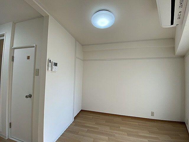 王子麻布ビルの寝室